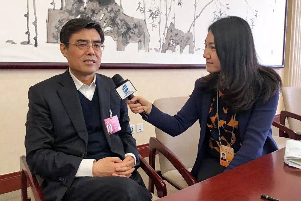 當(dāng)好能源轉(zhuǎn)型與清潔發(fā)展排頭兵——訪全國政協(xié)委員，中國華能集團(tuán)有限公司董事長、黨組書記舒印彪