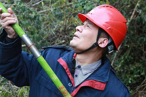 他的生命在巡視線路上定格——記湖南邵陽綏寧縣供電公司安全總監(jiān)、安監(jiān)部主任袁國平