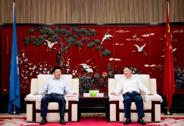 溫樞剛會見云南能投集團黨委書記、董事長段文泉