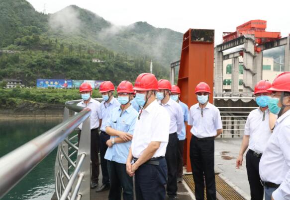 三峽集團黨組書記、董事長雷鳴山赴湖北宜昌市調研