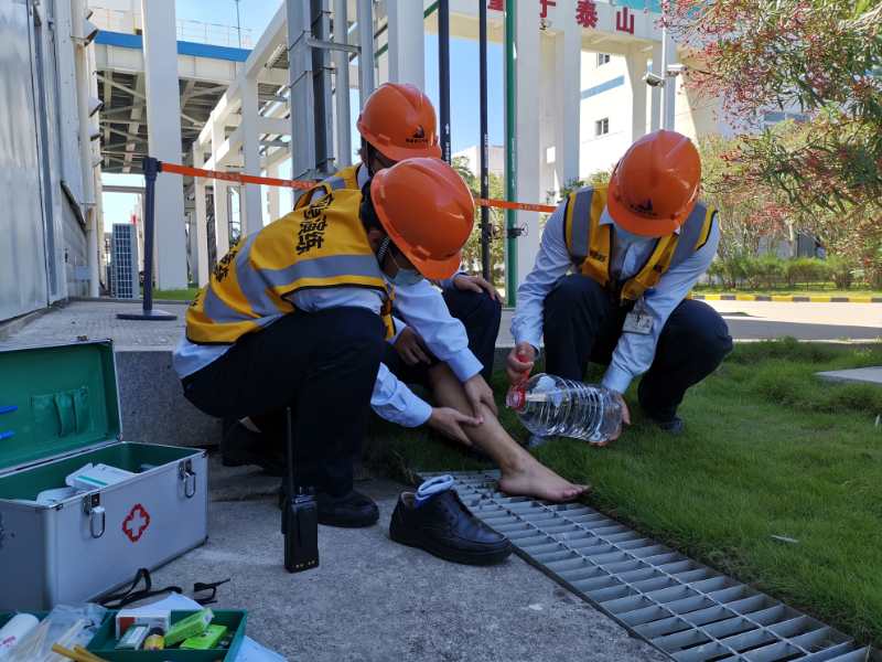 防毒蛇咬傷，保人身安全