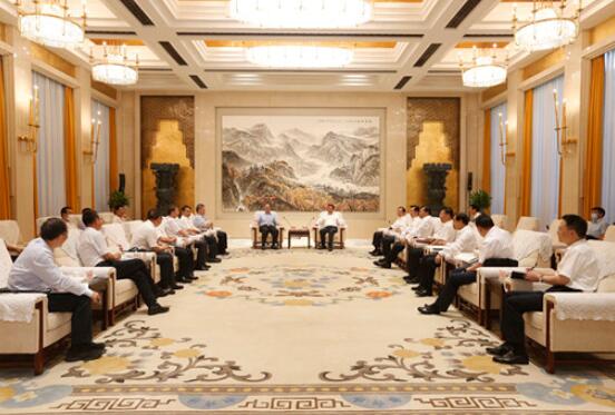 湖北省委書記應(yīng)勇、省長王曉東會(huì)見國家電網(wǎng)董事長、黨組書記毛偉明