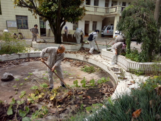 國家能源集團(tuán)大寨發(fā)電分公司開展清除雜草美化環(huán)境義務(wù)勞動(dòng)