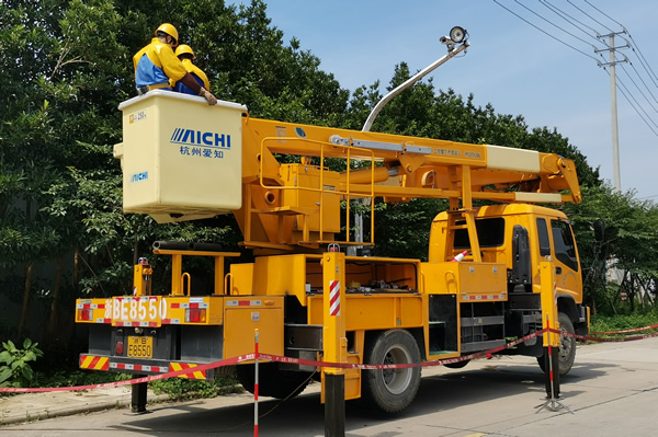 國網(wǎng)寧?？h供電公司：統(tǒng)籌帶電作業(yè)資源，“坐堂制”促提質(zhì)增效