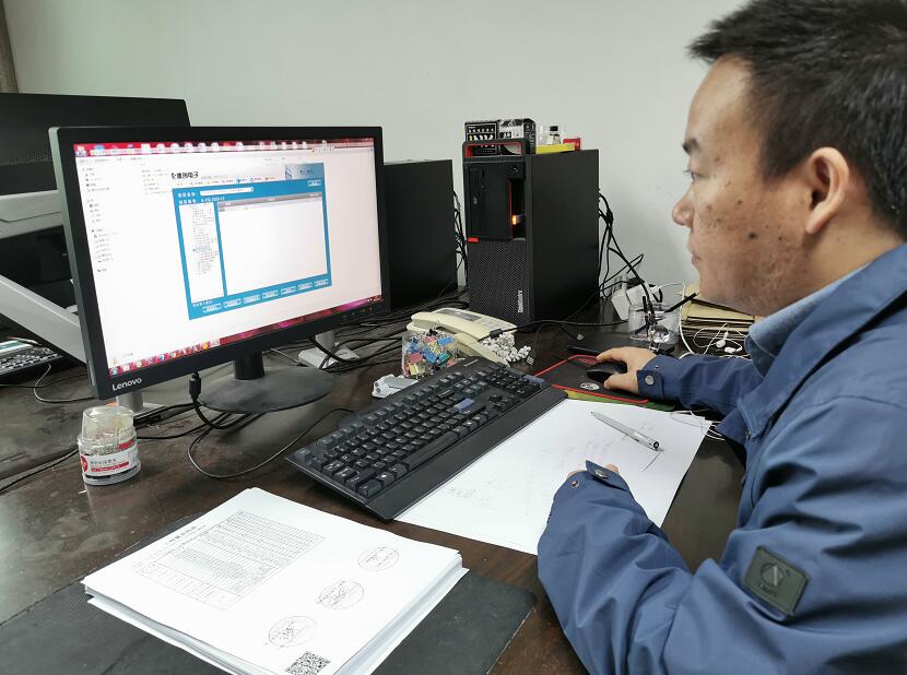 “穿搭”二維碼，浙江慈溪市供電公司工程檔案數(shù)字化，讓資料“動(dòng)”起來