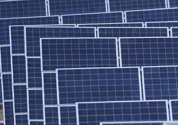 廣東梅州兩個(gè)光伏復(fù)合項(xiàng)目總投資35億元，年發(fā)電量為77000萬度