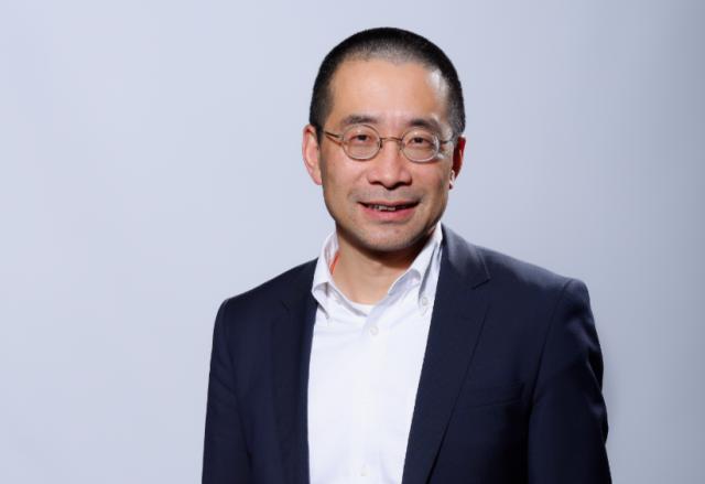 施耐德電氣全球執(zhí)行副總裁、中國(guó)區(qū)總裁尹正：提升能源效率助力實(shí)現(xiàn)碳中和