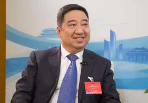 中國(guó)西電集團(tuán)有限公司黨委書(shū)記、董事長(zhǎng)、中國(guó)電氣裝備集團(tuán)董事長(zhǎng)白忠泉