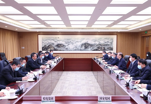 辛保安、張智剛與哈電集團董事長曹志安、總經(jīng)理吳偉章會談