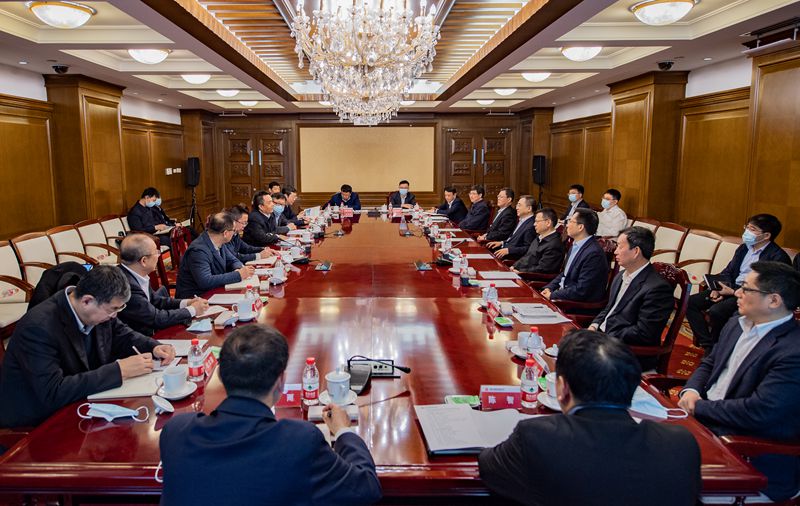 鄒磊、寇偉會(huì)見哈電集團(tuán)董事長(zhǎng)曹志安、總經(jīng)理吳偉章