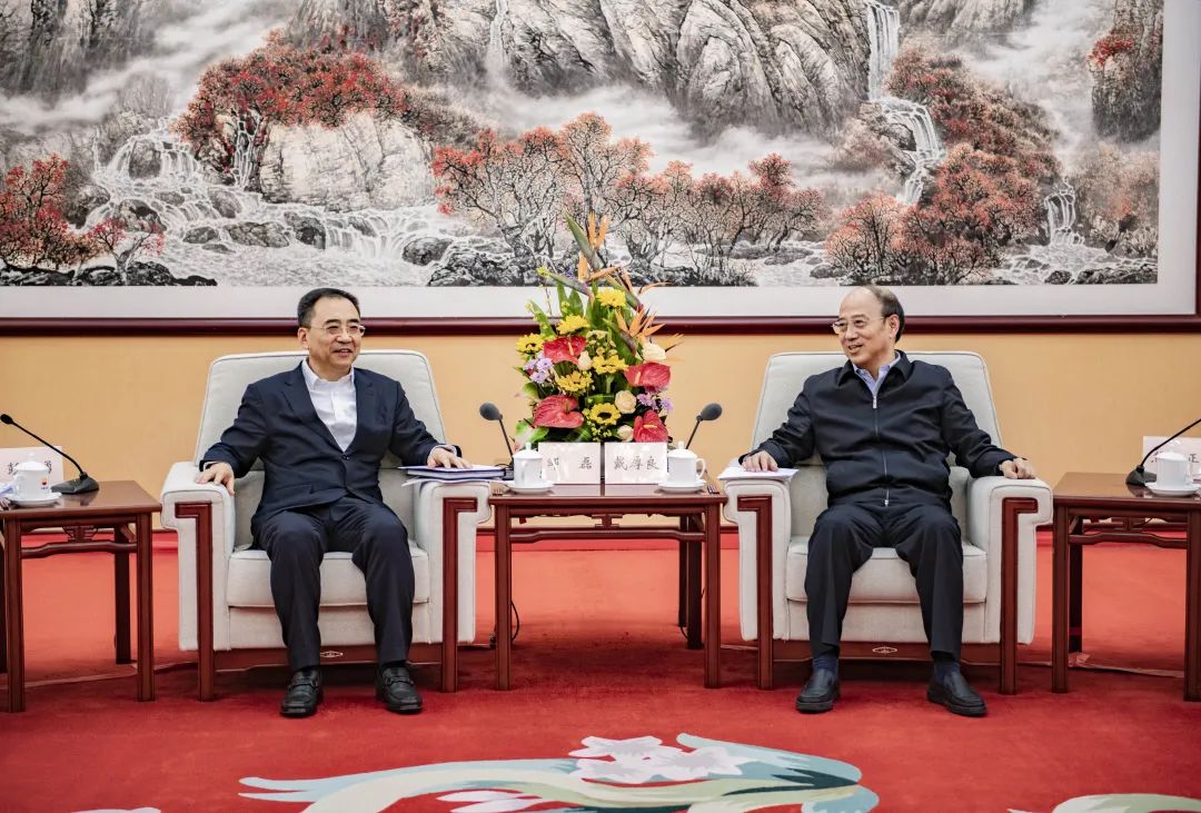 鄒磊拜會(huì)中國(guó)石油集團(tuán)黨組書記、董事長(zhǎng)戴厚良