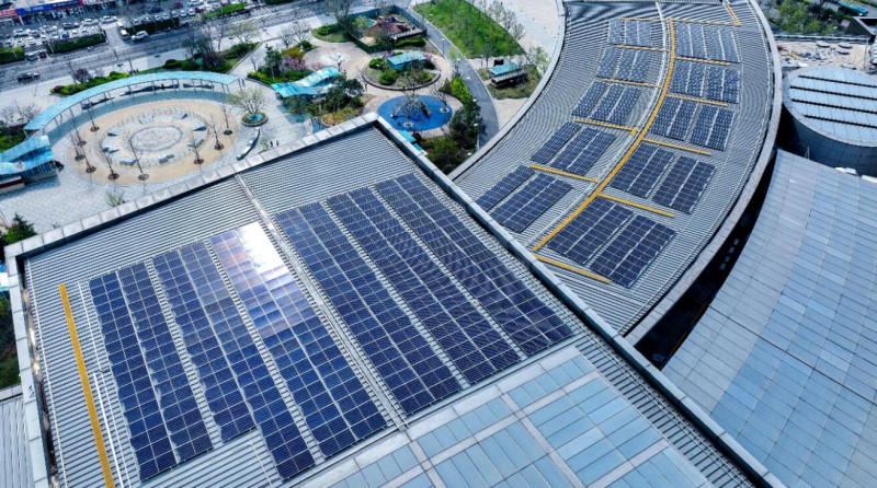 1.2MW！山東商業(yè)綜合體屋頂光伏發(fā)電項目并網(wǎng)發(fā)電
