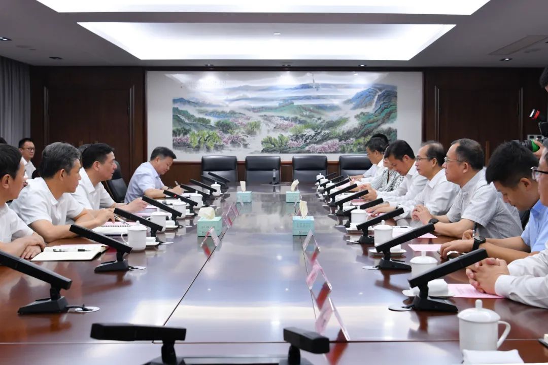 江毅拜會(huì)陳浩、南存輝并調(diào)研駐浙企業(yè)