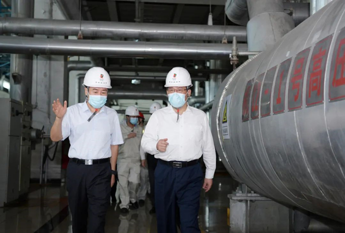 上海市委書記李強(qiáng)實地檢查上海電力吳涇電廠電力運(yùn)行保障情況