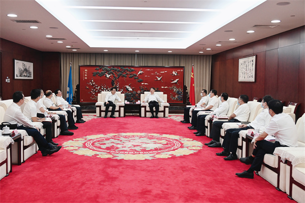 溫樞剛會見張傳慧、姚煥