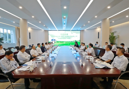 丁焰章與東方電氣黨組書記、董事長俞培根會談并見證雙方簽署戰(zhàn)略合作協(xié)議