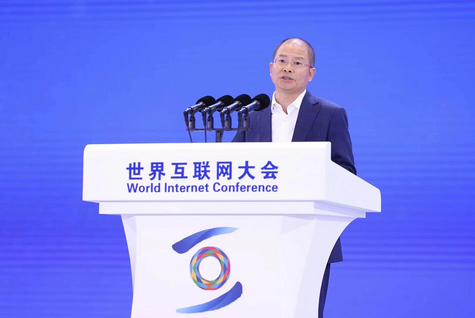 徐直軍：以數(shù)字技術(shù)驅(qū)動(dòng)發(fā)展的確定性，應(yīng)對(duì)全球經(jīng)濟(jì)的不確定性