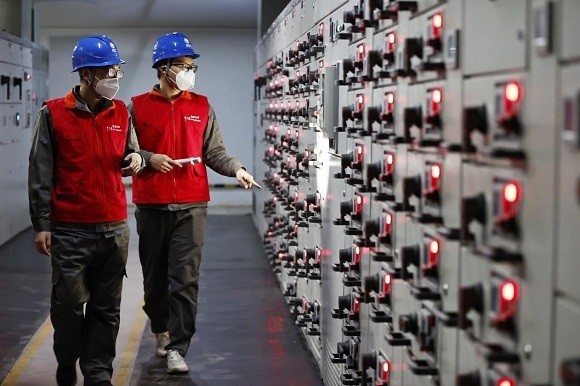 國網(wǎng)重慶電力日公司均投入3500余人 保障全市電力安全可靠供應