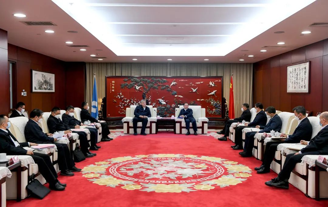 中國(guó)華電黨組書(shū)記、董事長(zhǎng)江毅會(huì)見(jiàn)國(guó)家能源集團(tuán)黨組書(shū)記、董事長(zhǎng)劉國(guó)躍