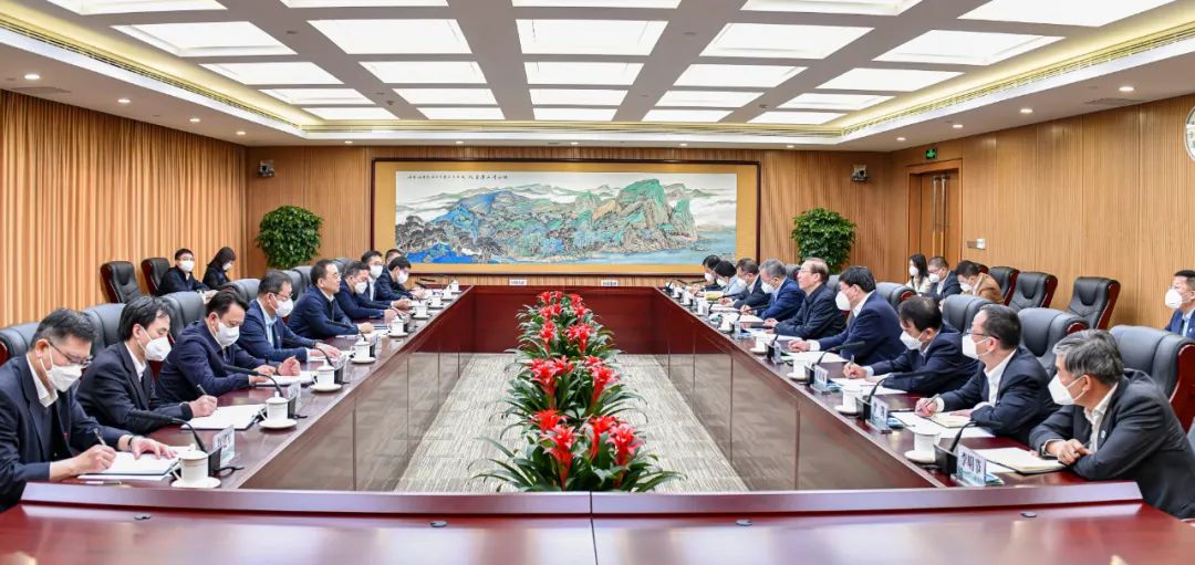 國家電網(wǎng)董事長辛保安、總經(jīng)理張智剛與大唐董事長鄒磊、總經(jīng)理劉明勝會談