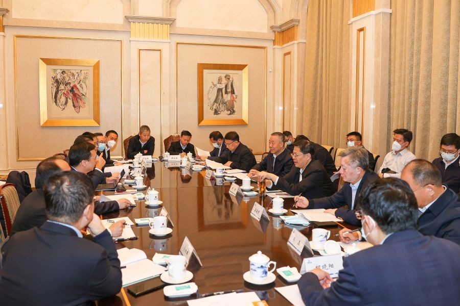 雷鳴山、韓君調(diào)研三峽集團(tuán)新疆區(qū)域工作