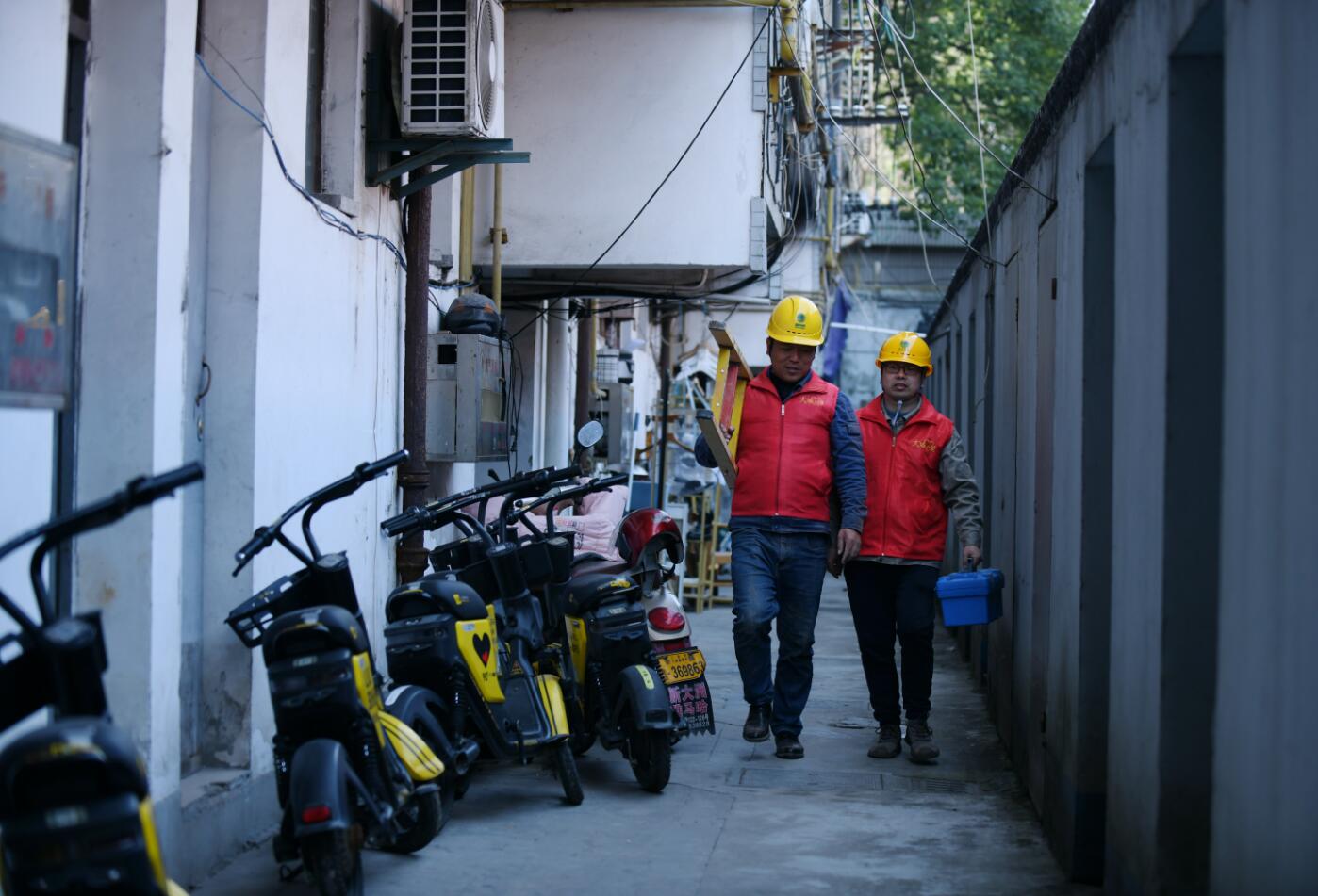 國(guó)網(wǎng)余姚市供電公司：“點(diǎn)亮黑樓道2.0”，借“光”照亮居民歸家路