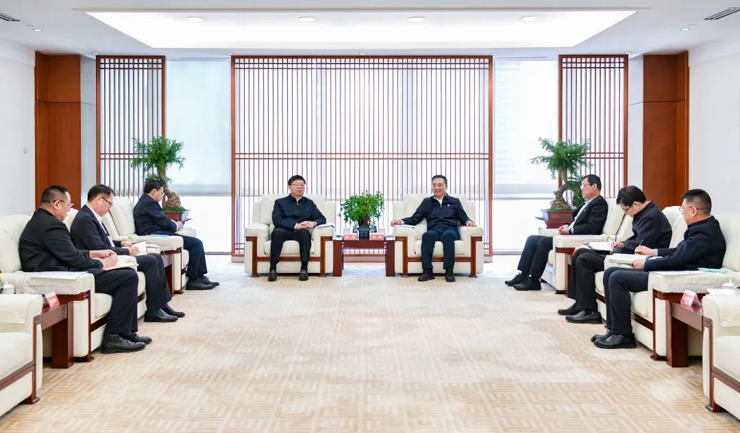 大唐集團(tuán)有限公司黨組書(shū)記、董事長(zhǎng)鄒磊會(huì)見(jiàn)吉林省委常委、省委秘書(shū)長(zhǎng)李偉