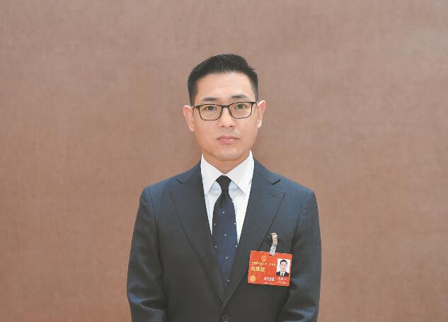 推動清潔能源發(fā)展 促進(jìn)綠色低碳轉(zhuǎn)型——訪全國人大代表、河北寶信物流有限公司總經(jīng)理