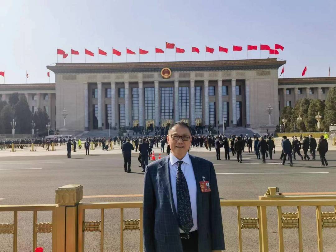 【兩會(huì)好聲音】全國政協(xié)委員何文輝：推廣新能源汽車換電模式，加速高質(zhì)量發(fā)展