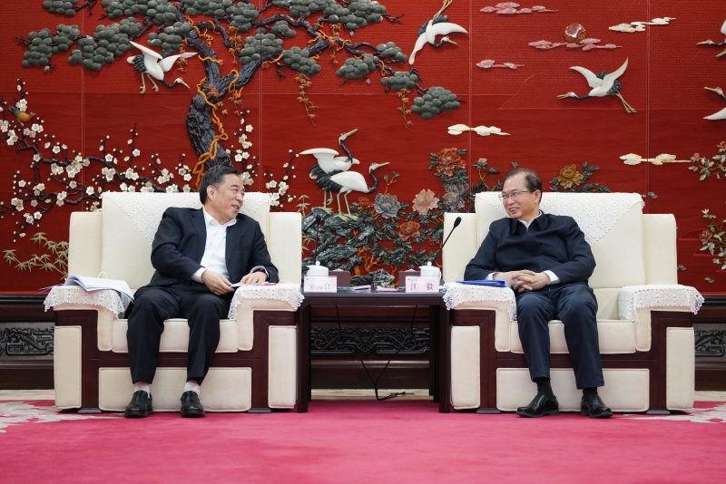 中國能建黨委書記、董事長宋海良與中國華電黨組書記、董事長江毅會(huì)談