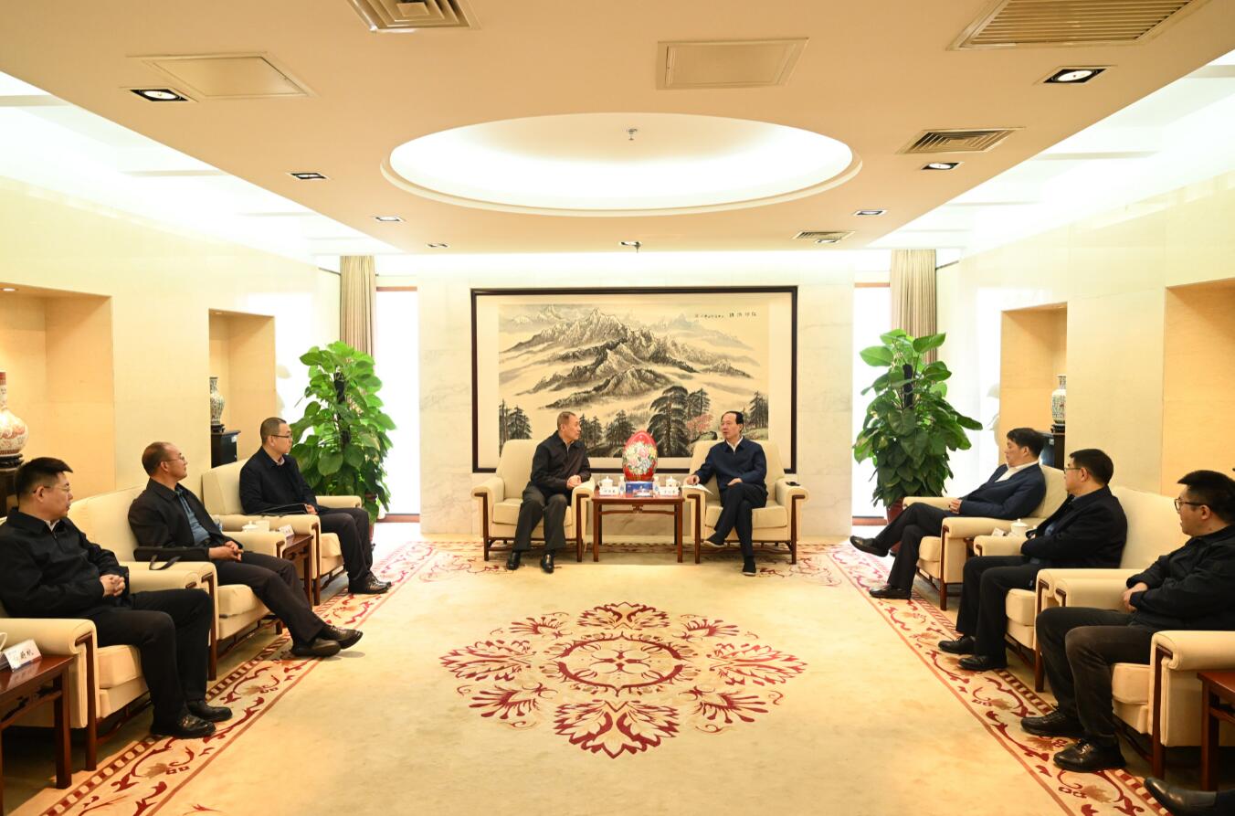 中國電建黨委書記、董事長丁焰章會(huì)見內(nèi)蒙古能源集團(tuán)黨委書記、董事長何雨春