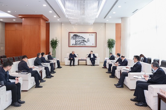 華能集團(tuán)黨組書(shū)記溫樞剛會(huì)見(jiàn)青海省委常委、海東市委書(shū)記烏拉孜別克·熱蘇力汗