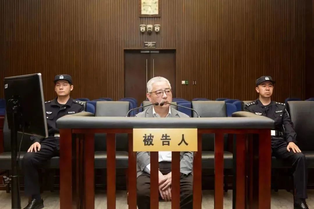 被控受賄1.56億，原上海電氣集團股份有限公司總裁、董事長鄭建華受審