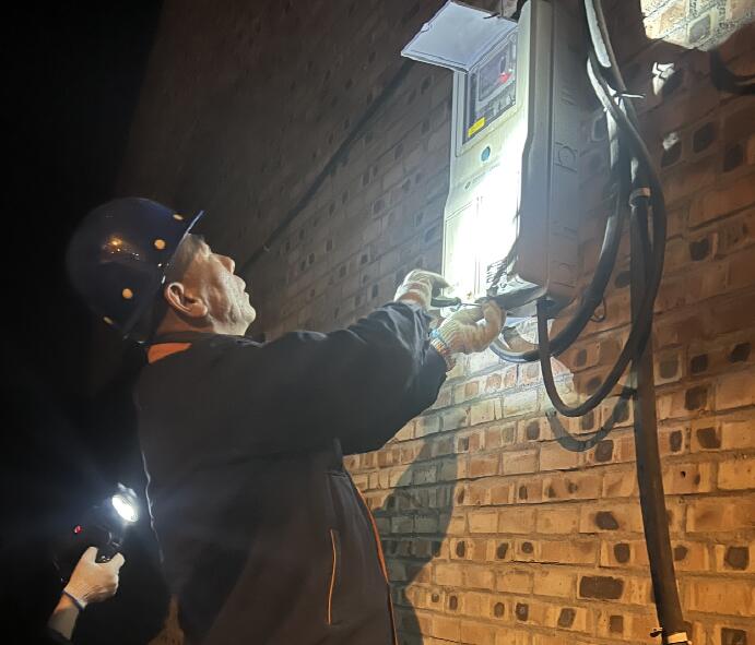 豐鎮(zhèn)供電公司開(kāi)展查處安全隱患、保障供用電質(zhì)量專項(xiàng)用電檢查行動(dòng)