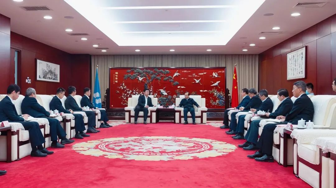 華電集團(tuán)董事長江毅會見海博思創(chuàng)董事長、總經(jīng)理張劍輝