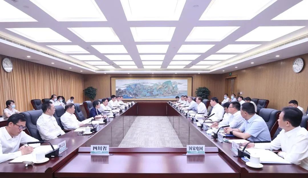 國家電網(wǎng)董事長辛保安、總經(jīng)理張智剛與四川省委書記王曉暉會談