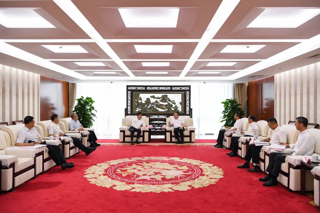 葉向東與甘肅省委常委、副省長張錦剛舉行會談