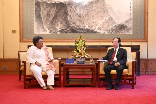 中國電建黨委書記、董事長丁焰章拜會巴巴多斯總理莫特利