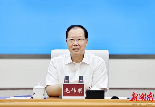 湖南省委副書(shū)記、省長(zhǎng)毛偉明與發(fā)電企業(yè)代表座談：強(qiáng)化擔(dān)當(dāng) 滿發(fā)穩(wěn)發(fā)