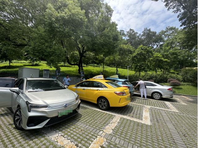 調(diào)查丨多地充電樁電價(jià)漲幅20%以上，分時(shí)電價(jià)與行業(yè)競(jìng)爭(zhēng)多方博弈