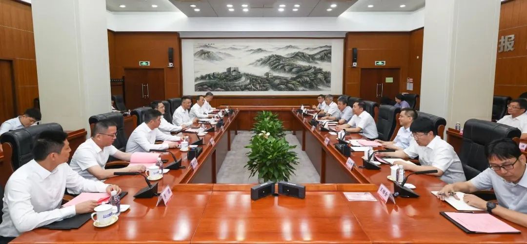 中核集團(tuán)黨組副書記、總經(jīng)理顧軍會見蘇州市委副書記、市長吳慶文一行