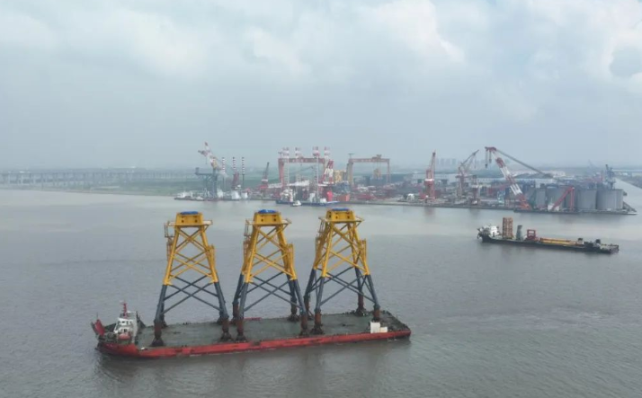 中廣核惠州港口二PA項目14MW導(dǎo)管架首船順利發(fā)運(yùn)