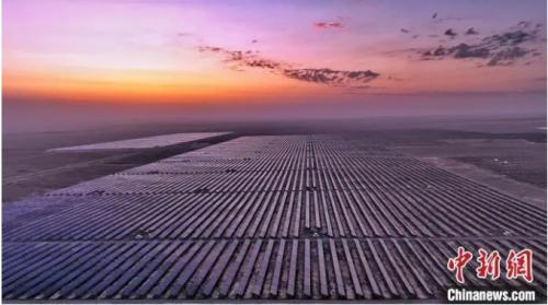 中國(guó)能建建成西北首個(gè)光、儲(chǔ)、氫、熱一體化項(xiàng)目!