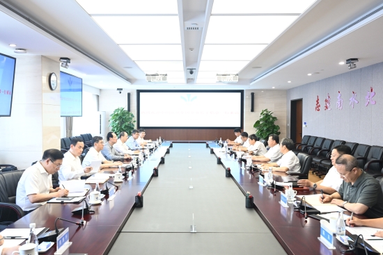 中國(guó)電建黨委書記、董事長(zhǎng)丁焰章與中國(guó)南水北調(diào)集團(tuán)黨組書記、董事長(zhǎng)蔣旭光會(huì)談