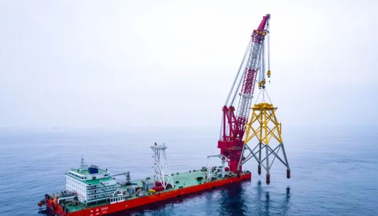 中國(guó)能建廣東院陽(yáng)江青洲一、二海上風(fēng)電場(chǎng)項(xiàng)目完成全部92套風(fēng)機(jī)導(dǎo)管架吊裝