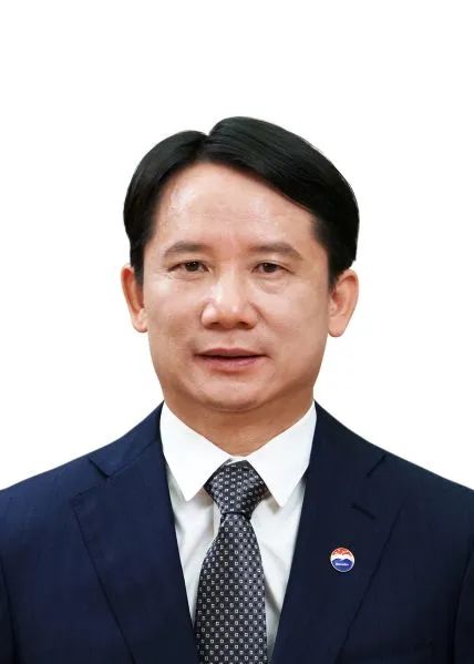 曾任貴州省能源局黨組書記、局長(zhǎng) 丁雄軍當(dāng)選中國貴州茅臺(tái)酒廠(集團(tuán))黨委書記