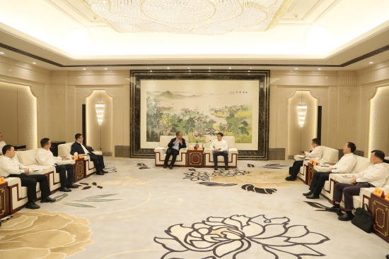 中國電建黨委副書記、總經(jīng)理王斌與江蘇省委常委、蘇州市委書記曹路寶舉行會談