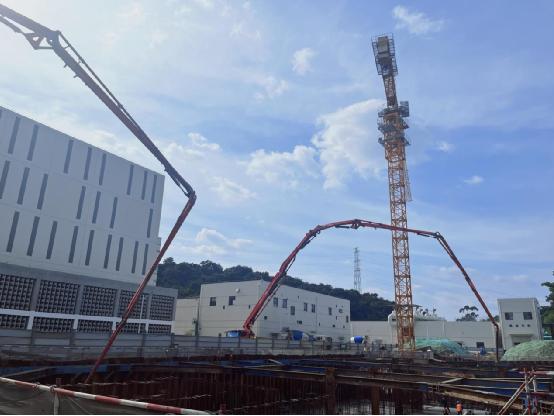 恒運(yùn)9F燃機(jī)綜合辦公樓基礎(chǔ)筏板及承臺(tái)、坡道底板澆筑完成