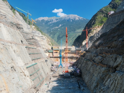 數(shù)智賦能，世界高壩正拔地而起