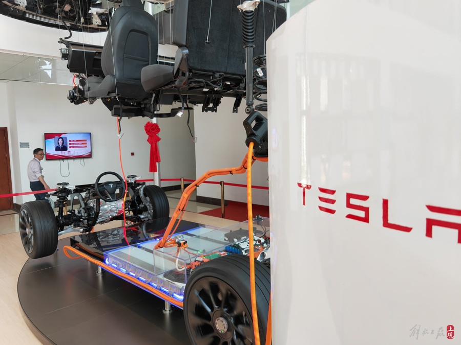 特斯拉超級工廠造巨型“充電寶”，今年我國新增儲能裝機(jī)規(guī)模已超歷年累計(jì)總量